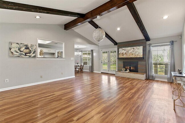 Building Photo - 124 Poplar Dr