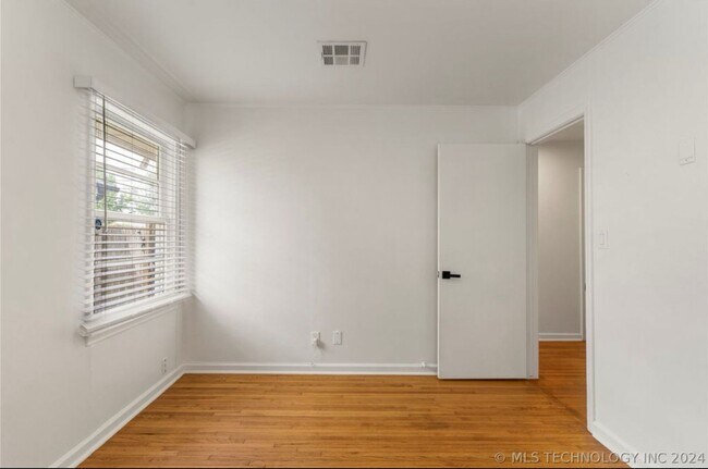Building Photo - 3408 S Pittsburg Ave