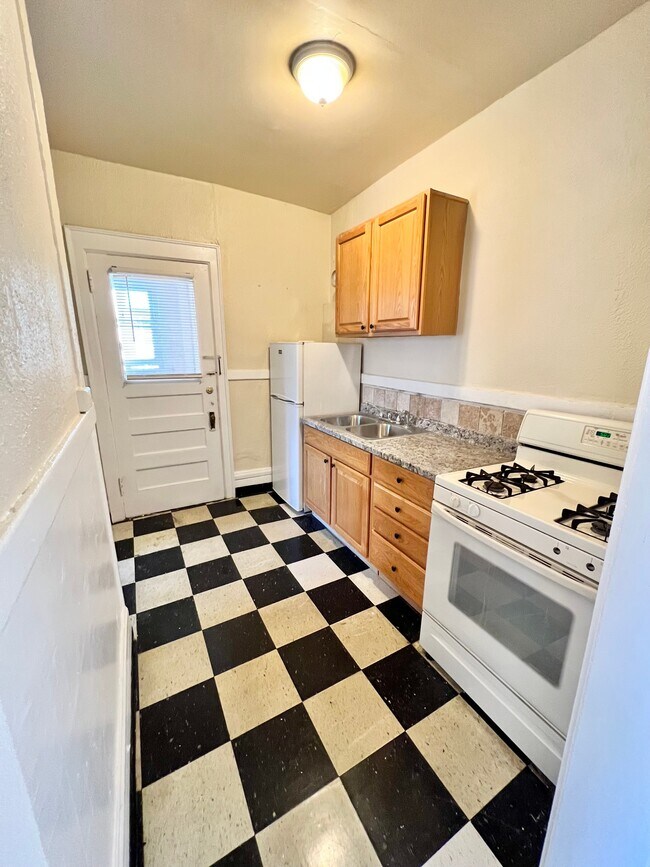 IMG_8772 - Cross Apartments