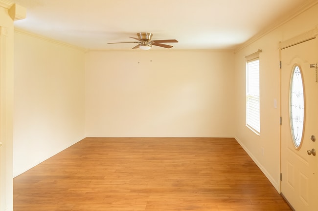 Building Photo - Harligen #5