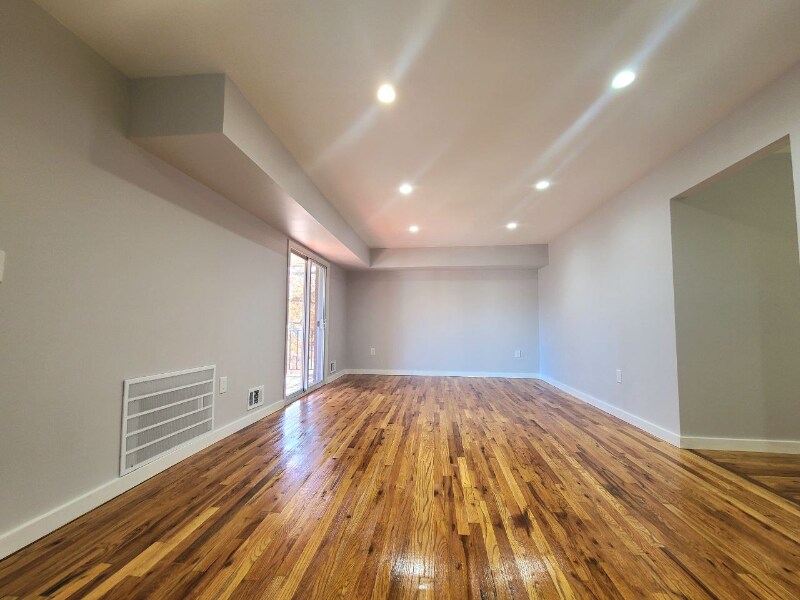 Building Photo - 1903 Country Ln