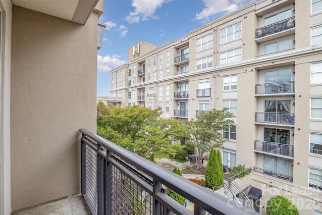 Building Photo - 1315 East Blvd