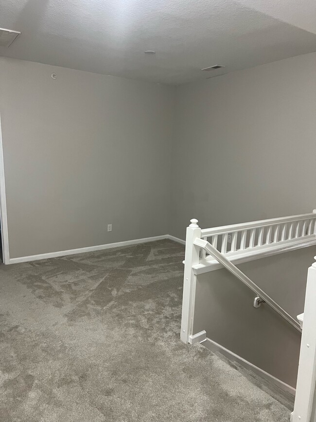 Building Photo - 305 Herons Cove