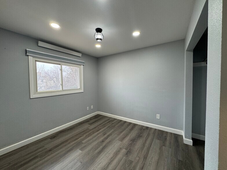 Building Photo - 112 Clover Ct