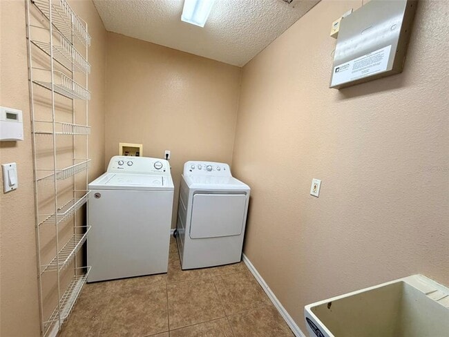 Building Photo - 847 Whispering Cypress Ln