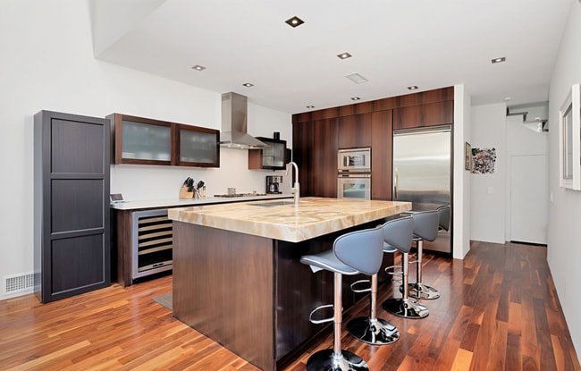 Building Photo - 7478 Avenida De Palais