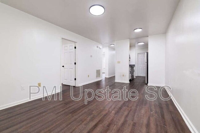 Building Photo - 111 Charlestowne Way