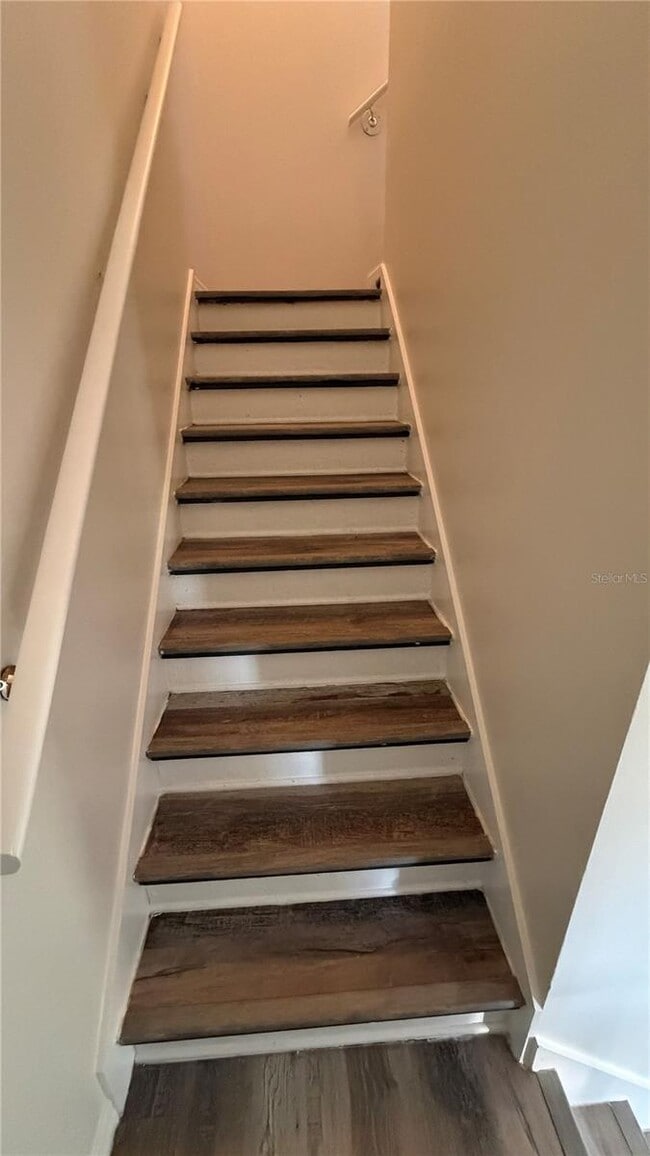 Building Photo - 1941 Brancaster Cir