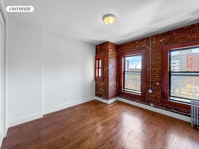 Building Photo - 475A Hicks St
