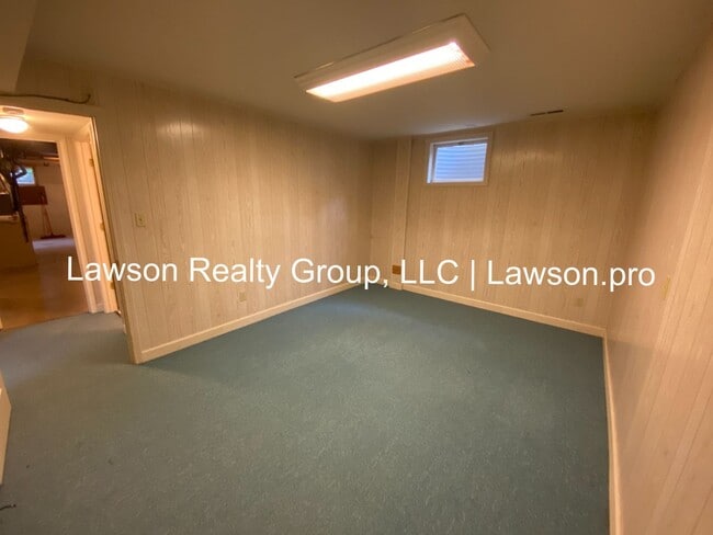 Building Photo - Spacious Hollins Four Bedroom w/ Finished Basement