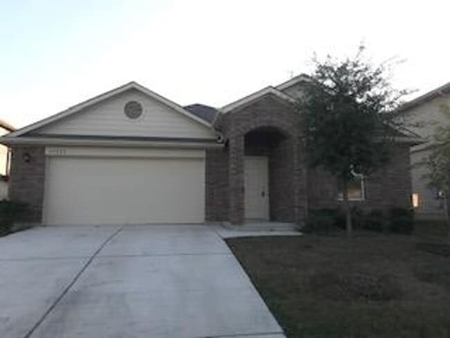 Primary Photo - Great 4 Bedroom home with Open floor plan
