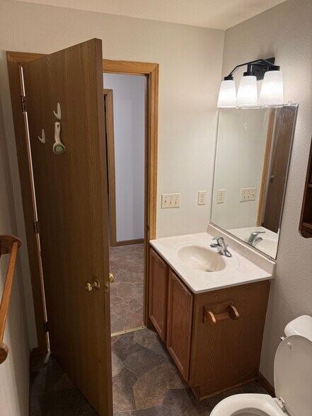 Building Photo - 614 Randolph St