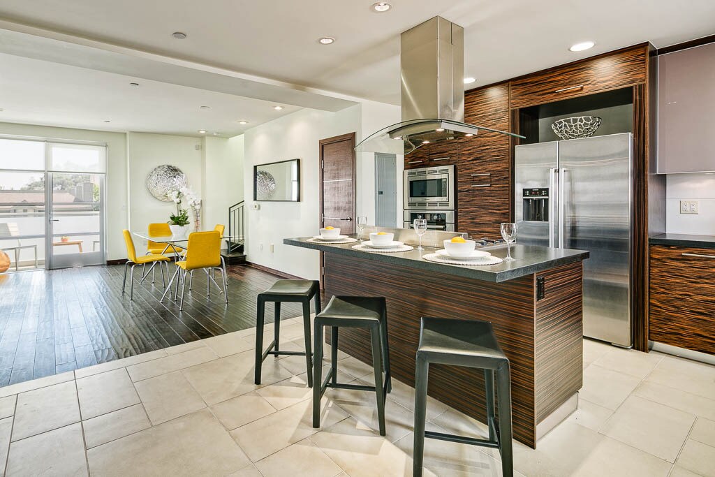 Building Photo - 257 S Hudson Ave