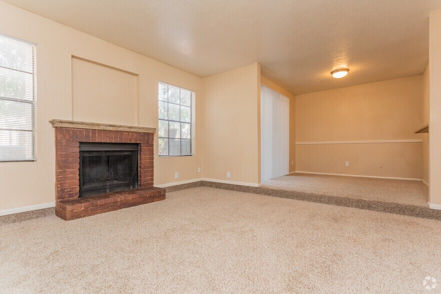 1BR, 1BA - 706SF - Canyon Point