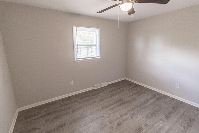 Building Photo - 1219 Player Pl