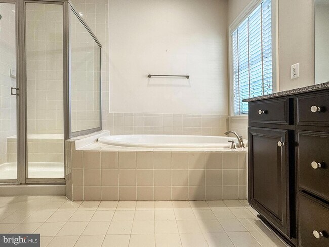 Building Photo - 42365 Pine Forest Dr