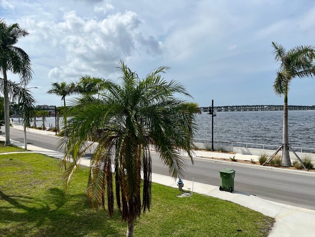 Building Photo - Waterfront Paradise