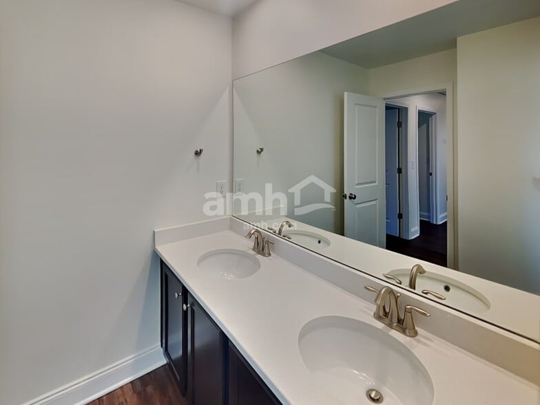 Building Photo - 118 Marin Dr