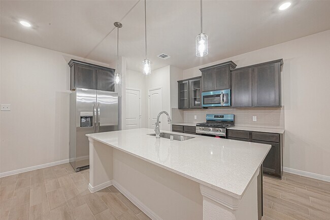 Building Photo - 8014 Fijian Cypress Dr