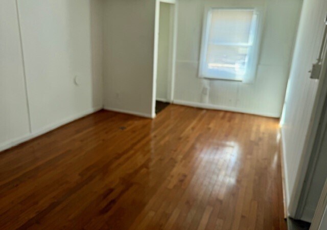 Building Photo - 117 Farmer St