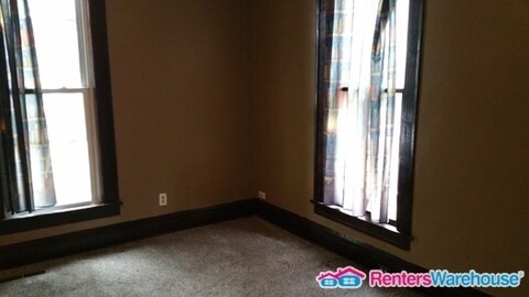 Building Photo - 407 N Elm Ave