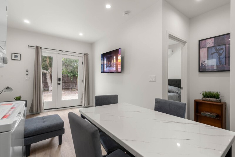 Building Photo - 1535 S Ogden Dr