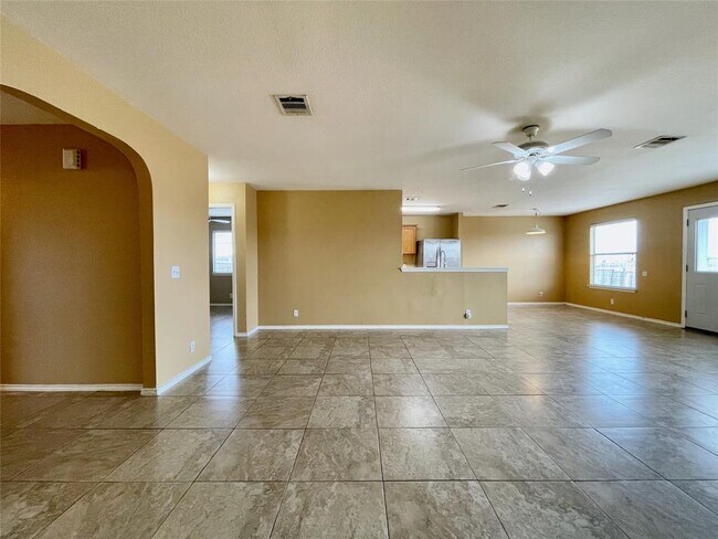 Building Photo - 318 Mitchell Dr