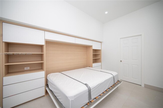 Building Photo - 8842 NW 161st Terrace