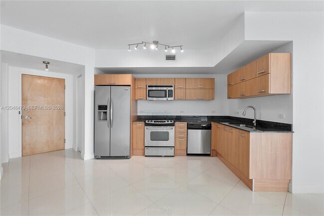 Building Photo - 350 S Miami Ave