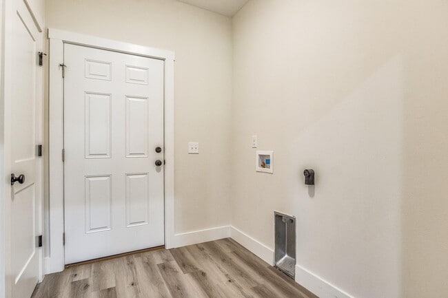 Building Photo - 6809 Water St