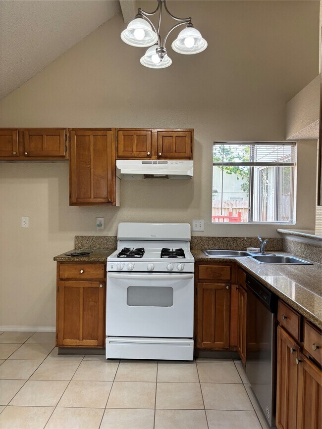 Building Photo - 18619 S Lyford Dr