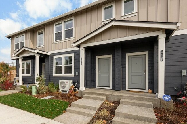 Primary Photo - 3422 SW Hartley Ave