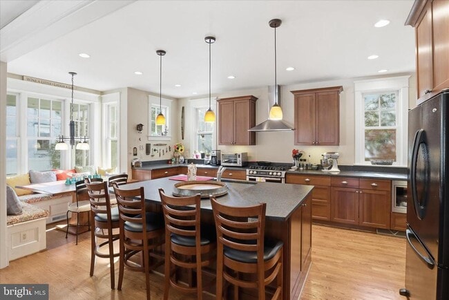 Building Photo - 511 N Fillmore St