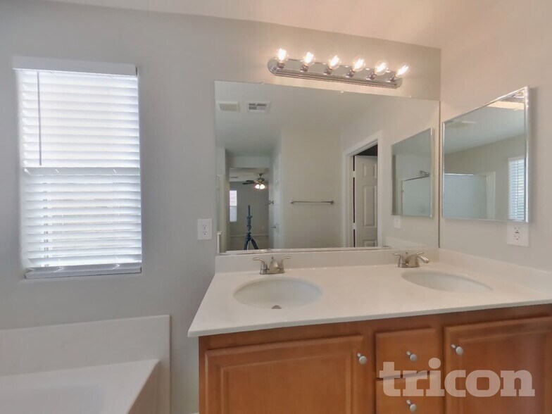 Building Photo - 9358 Shawnee Mission Ave