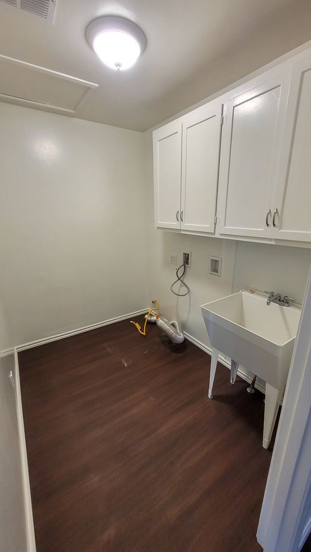 Building Photo - Coming Soon! 2 Bed 2 Bath On Corner Lot With Huge Den!