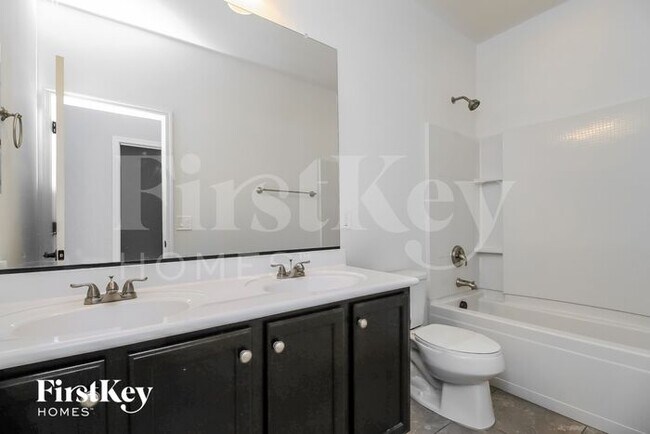 Building Photo - 5401 W Victory Way
