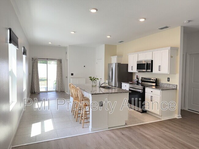 Building Photo - 2021 Hemingway Cir