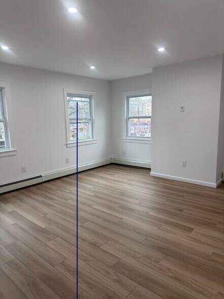 Building Photo - 21 Continental Pl