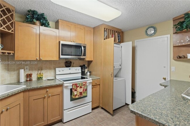 Building Photo - 4020 Galt Ocean Dr