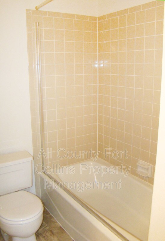Building Photo - 421 Mulberry Dr