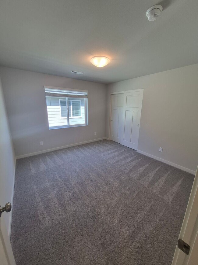 Building Photo - NEW - 4 BR/2.5 BA Plus office in Acadia Pointe
