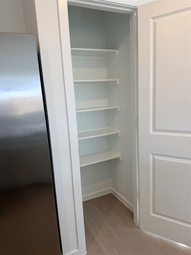 Building Photo - 6115 Sunburst Scarlet St