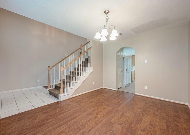 Building Photo - 4914 Jaymar Dr