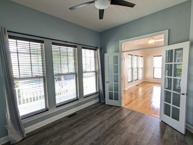 Building Photo - Impeccably maintained SFH in Clarksburg re...