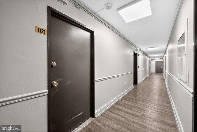 Building Photo - 2101 Chestnut St