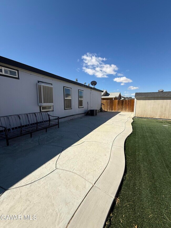 Building Photo - 1365 Richfield Ave