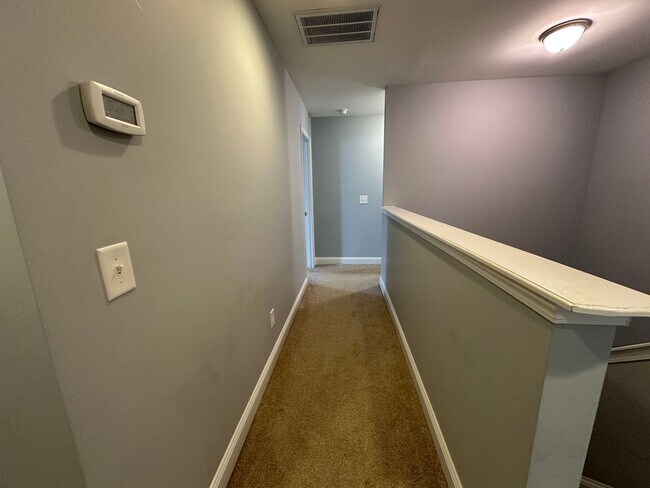 Building Photo - Awesome 4 Bedroom 2.5 Bath Home with Lots of space and a 2 Car Garage!