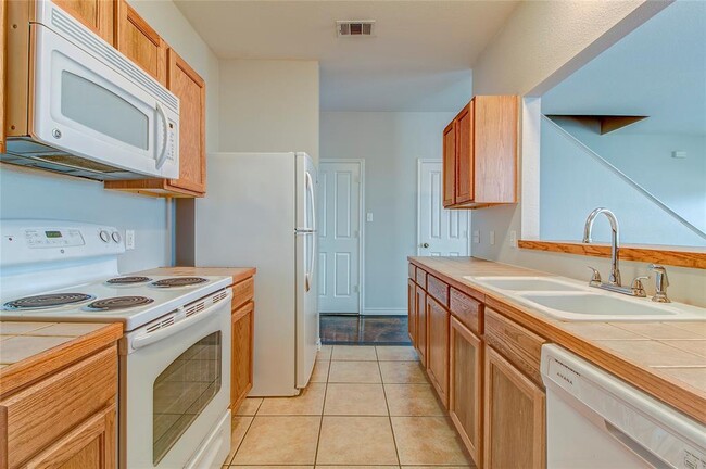 Building Photo - 126 Sandstone Dr