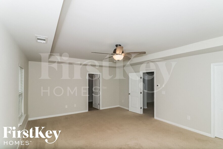 Building Photo - 325 Stoney Hollow Rd