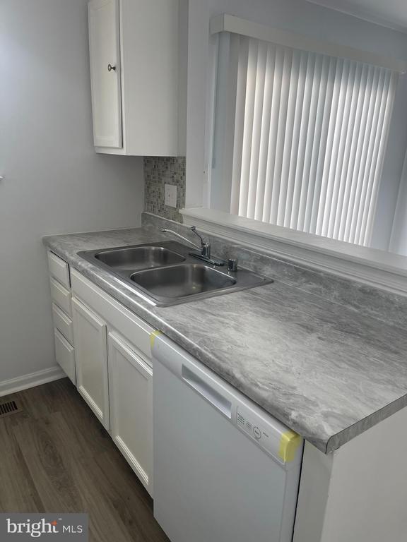 Building Photo - 288 Vincent Cir